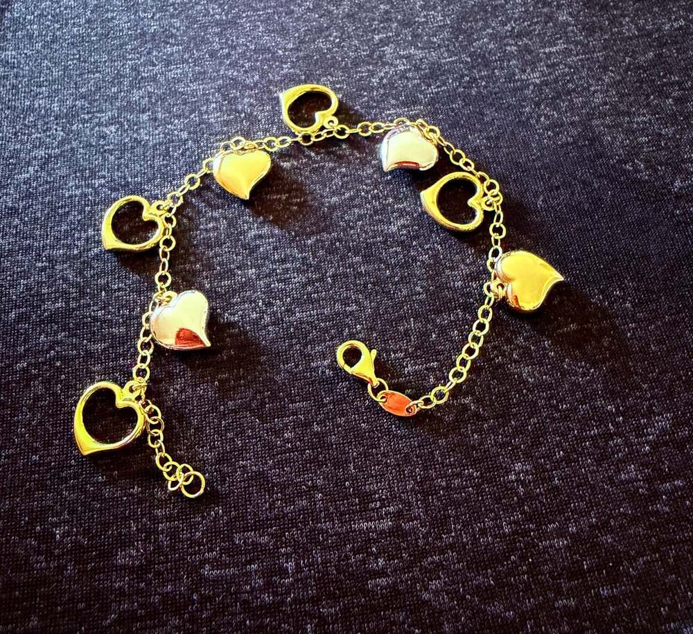18K Tri-Color Gold Heart Charm Bracelet Solid/ Open Hearts Brand New 750 Stamped